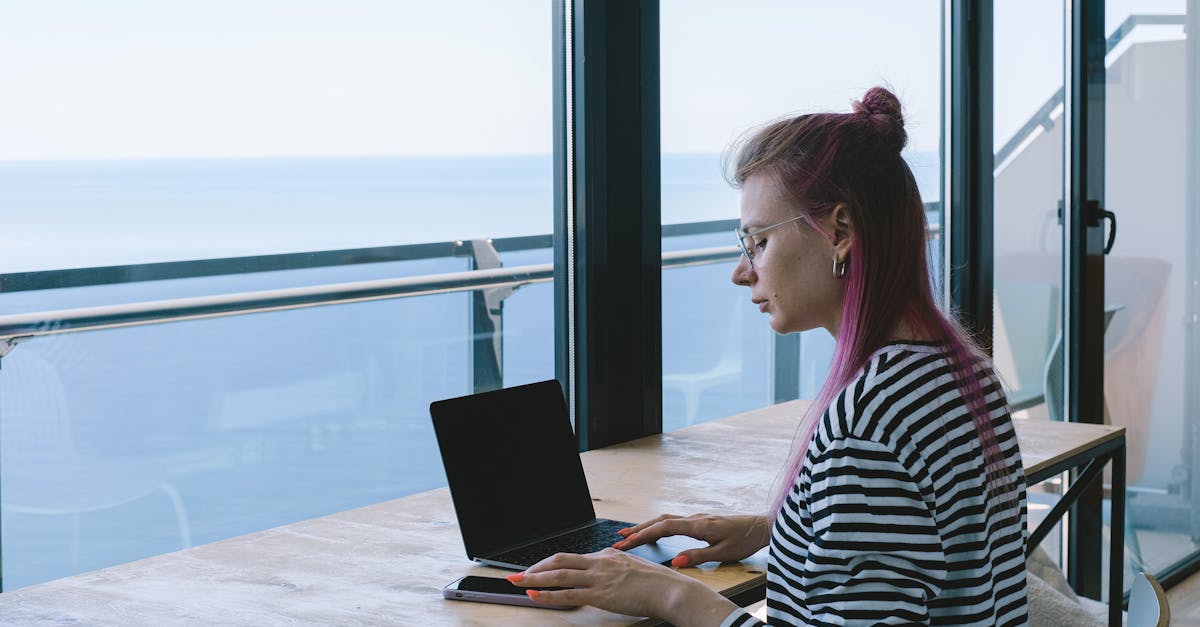 Comparing Repair Costs Among Gold Coast Glass Window Suppliers