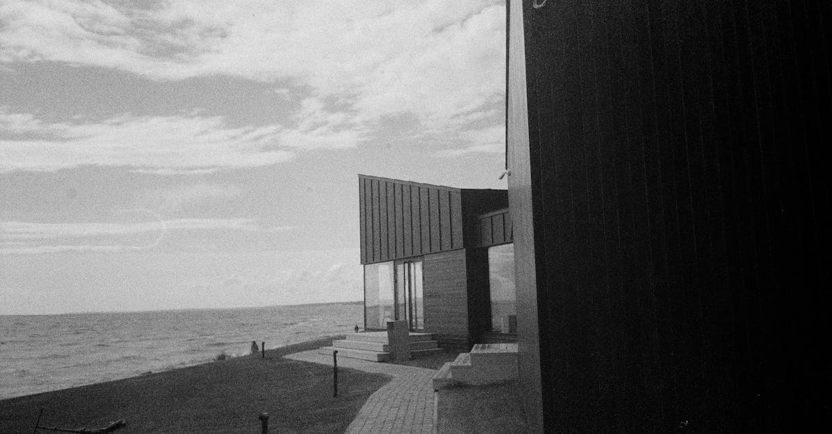 The Role of Tempered Glass Windows in Modern Architecture